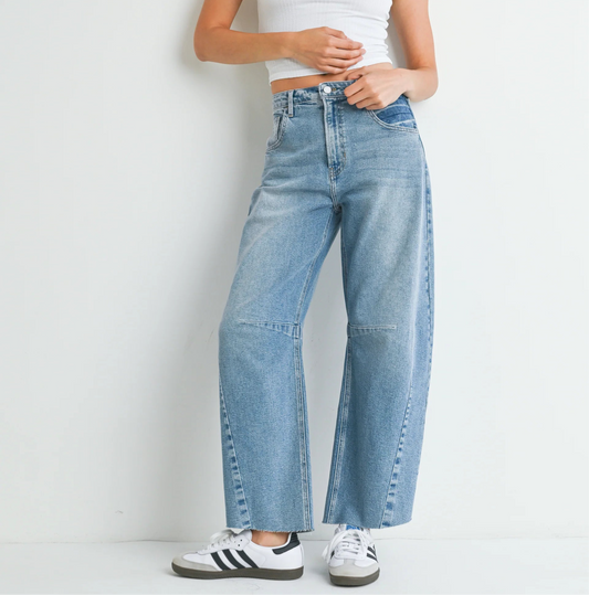 Barrel Jeans with Raw Edge - Medium Denim