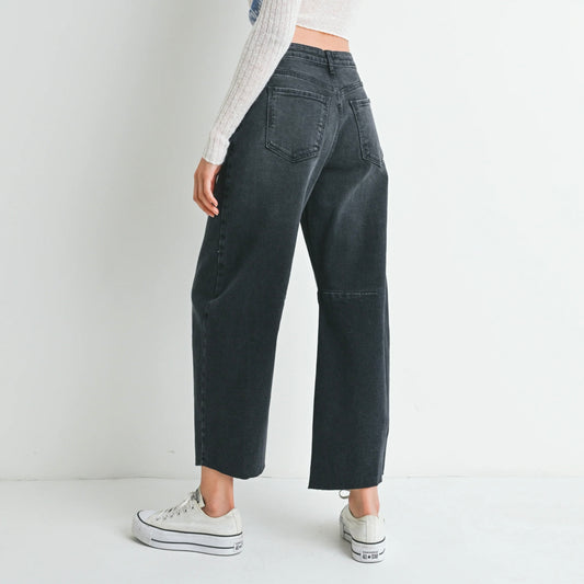 Barrel Jeans with Raw Edge - Black