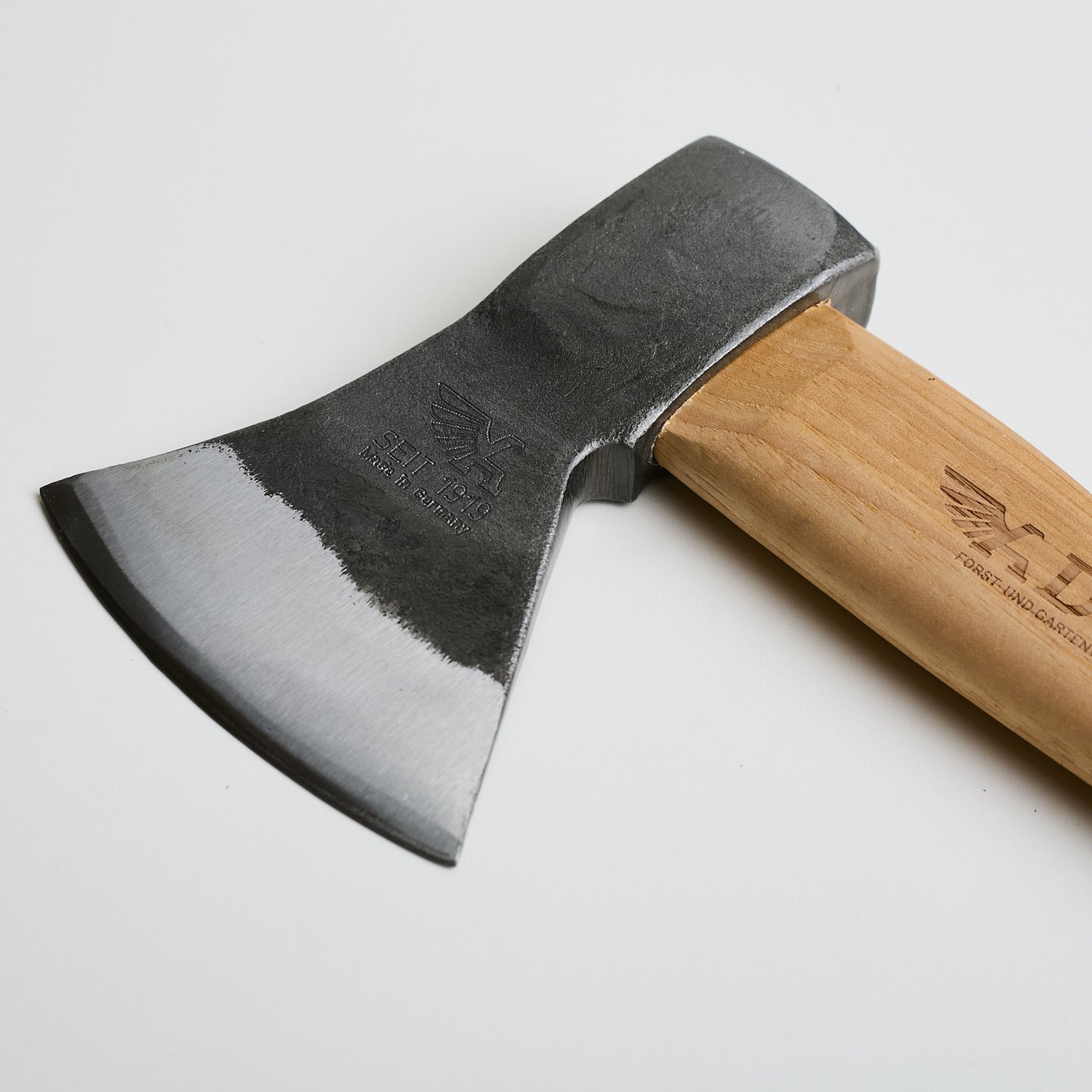 Adler Rheinland Hatchet