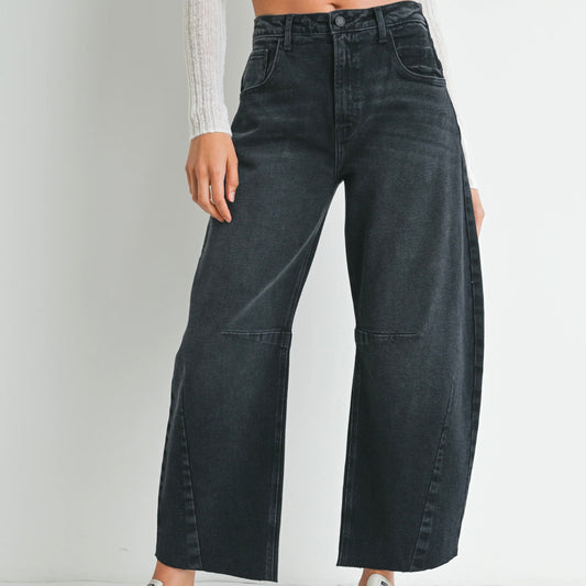 Barrel Jeans with Raw Edge - Black