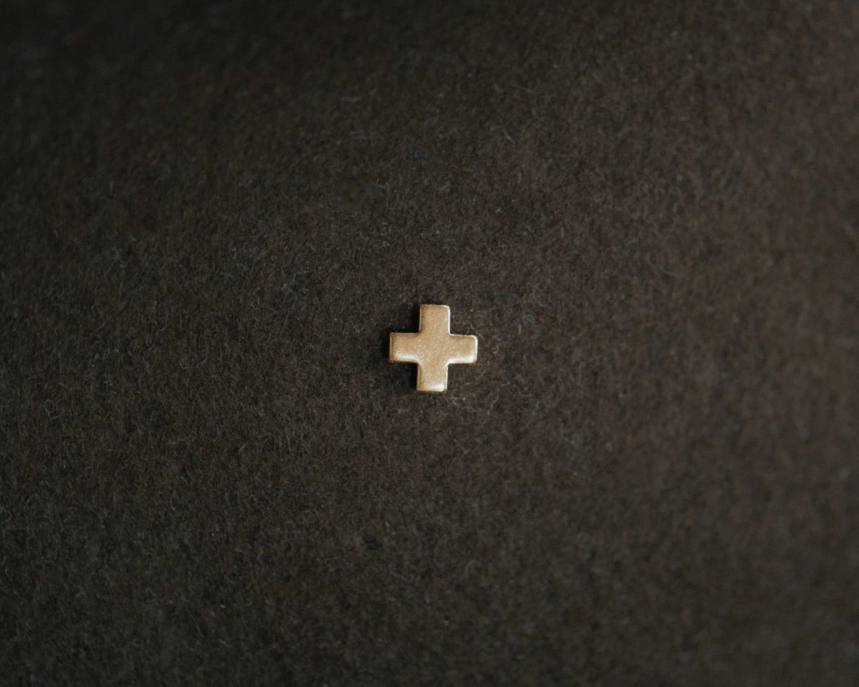 Aid Hat Pin