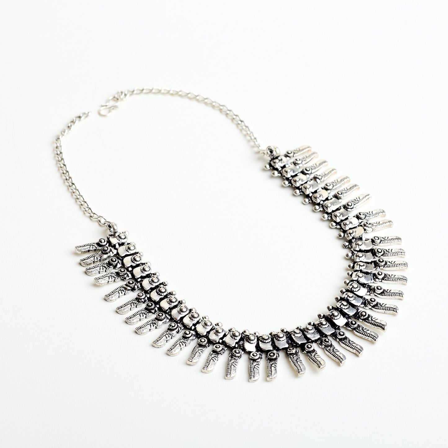 Decorated Collar Necklace - Silver