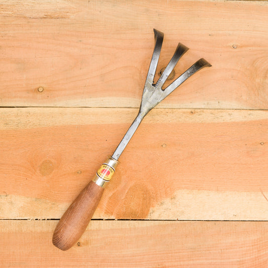PIGINOR 3 Tine Cultivator